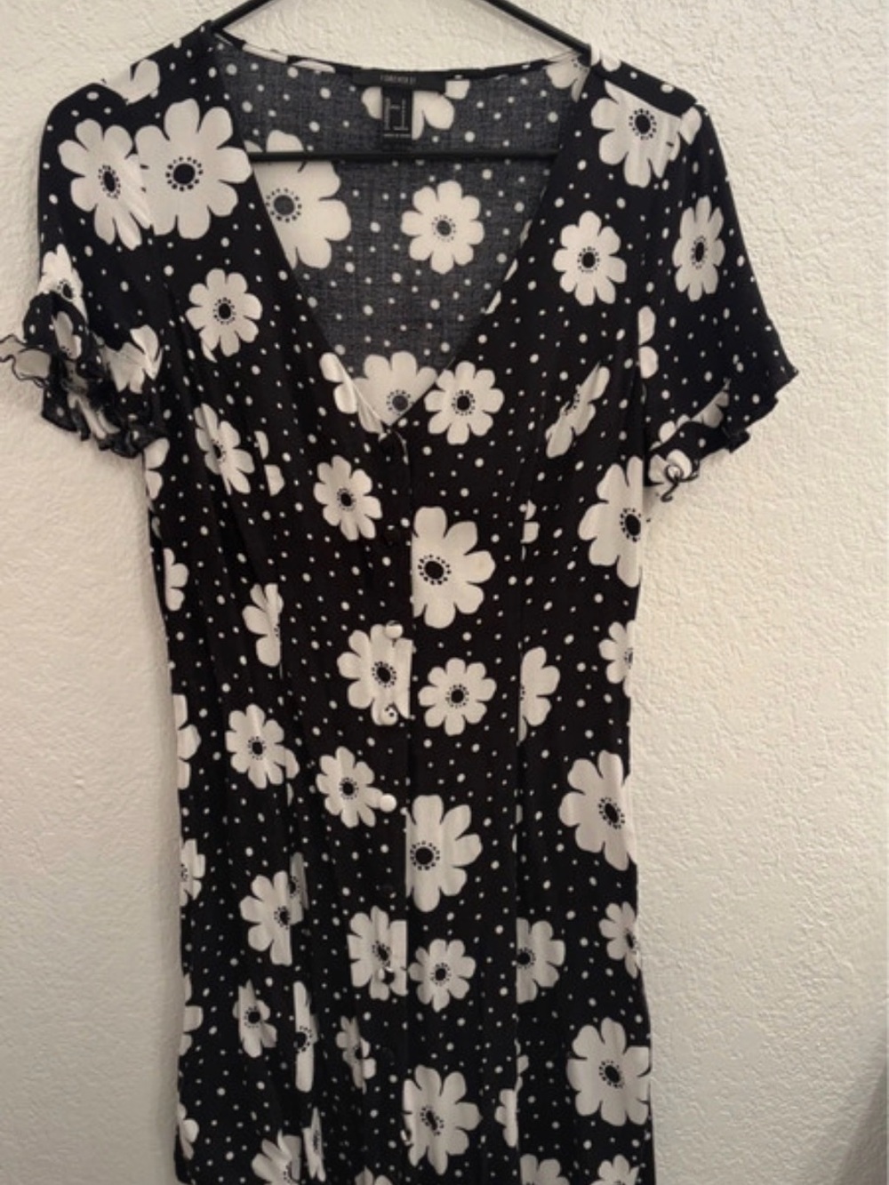 Forever 21 Black Floral Button-Up V-Neck Top